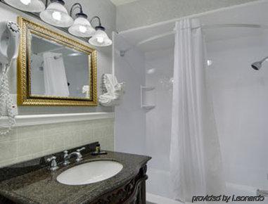 Travelodge Inn & Suites Latham Buitenkant foto